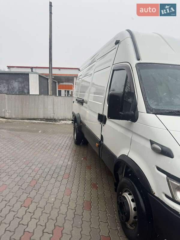 Вантажний фургон Iveco Daily 2006 в Чернівцях