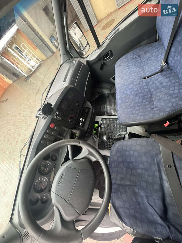 Вантажний фургон Iveco Daily 2006 в Чернівцях