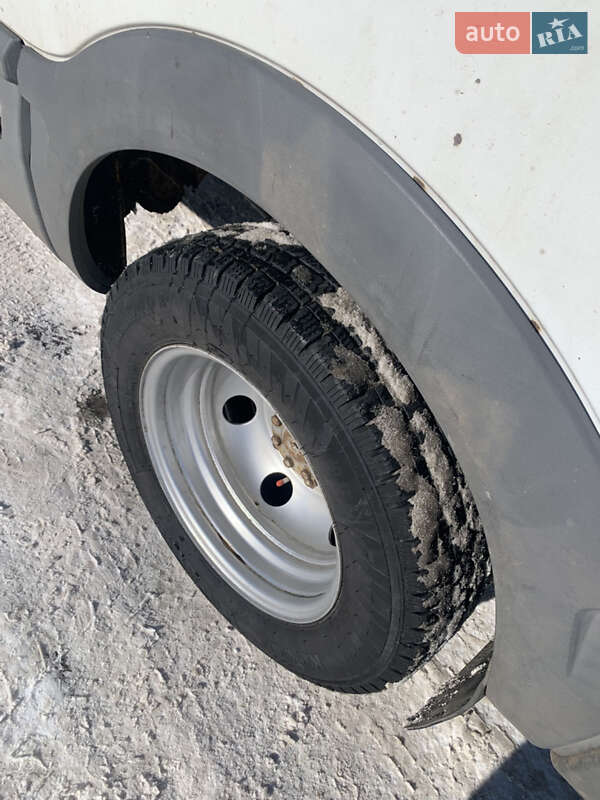 Вантажний фургон Iveco Daily 2004 в Рівному фото 8 Вантажний фургон Iveco Daily 2004 в Рівному