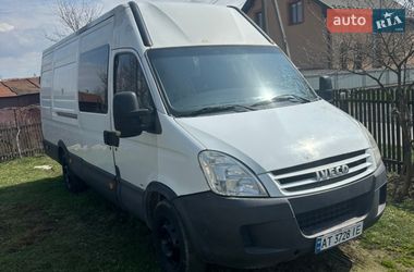 Грузопассажирский фургон Iveco Daily 2006 в Ивано-Франковске