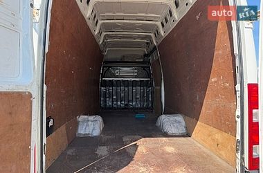 Вантажний фургон Iveco Daily 2013 в Городку