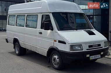 Вантажопасажирський фургон Iveco Daily 2000 в Києві
