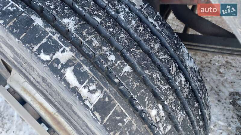 Грузовой фургон Iveco EuroTech 1995 в Ровно