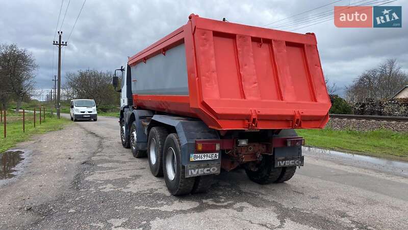 Самосвал Iveco EuroTrakker 2004 в Одессе