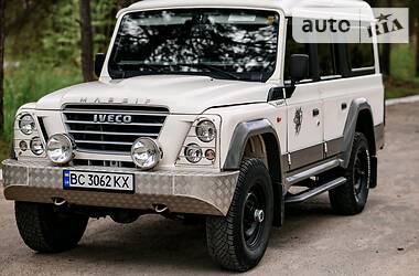 Позашляховик / Кросовер Iveco Massif 2010 в 