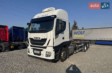 Контейнеровоз Iveco Stralis 2020 в Хотині