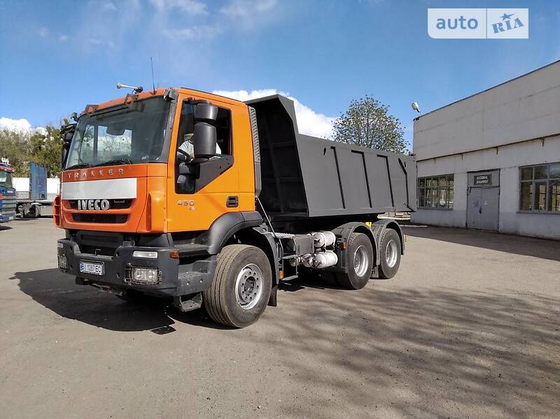 Самосвал Iveco Trakker 2010 в Гадяче