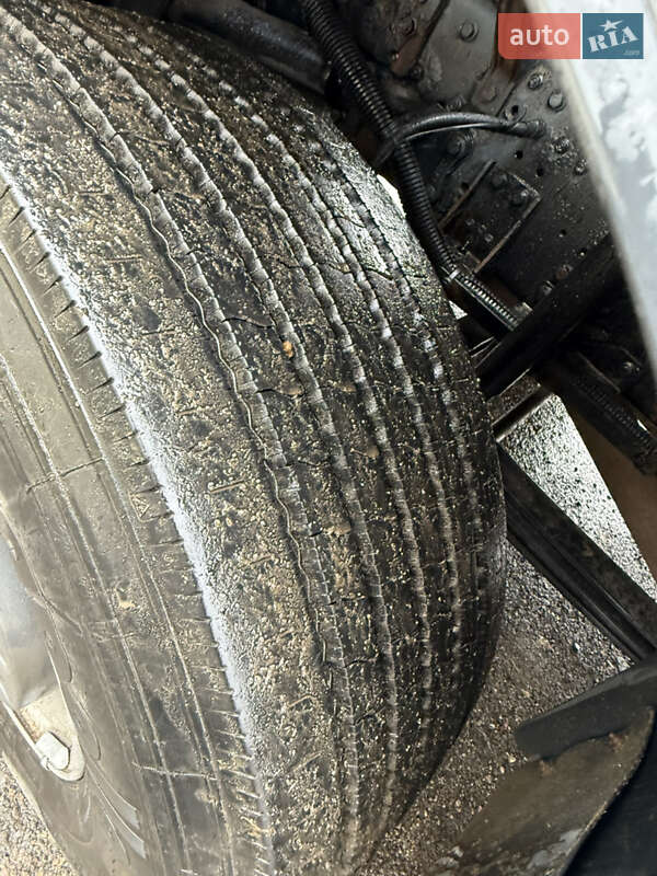 Самосвал Iveco Trakker 2011 в Долине