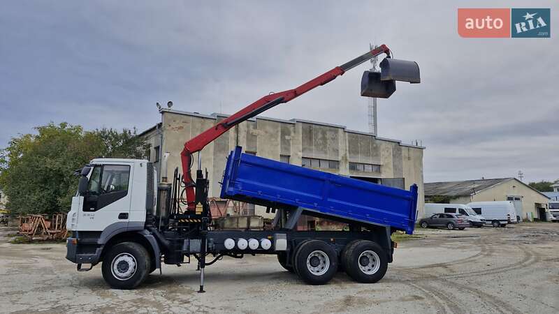 Кран-манипулятор Iveco Trakker 2008 в Тернополе