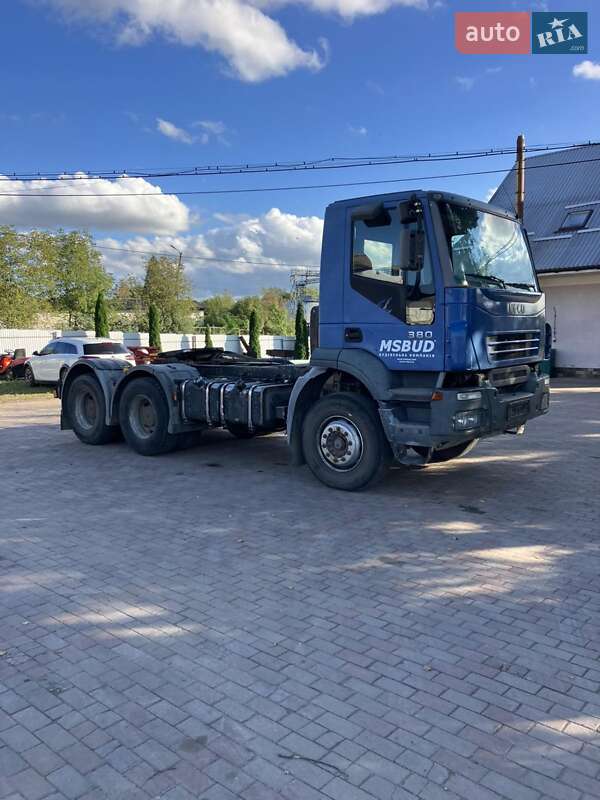 Тягач Iveco Trakker 2007 в Рогатине