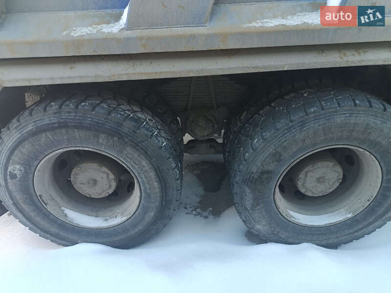 Самосвал Iveco Trakker 2008 в Киеве