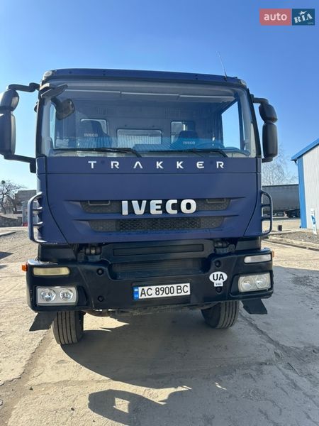 Самосвал Iveco Trakker 2008 в Луцке