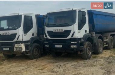 Самосвал Iveco Trakker 2013 в Львове