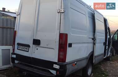 Грузовой фургон Iveco TurboDaily 2002 в 