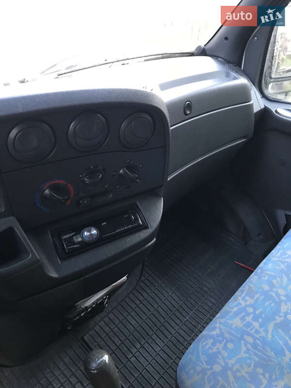 Вантажний фургон Iveco TurboDaily 1999 в Києві