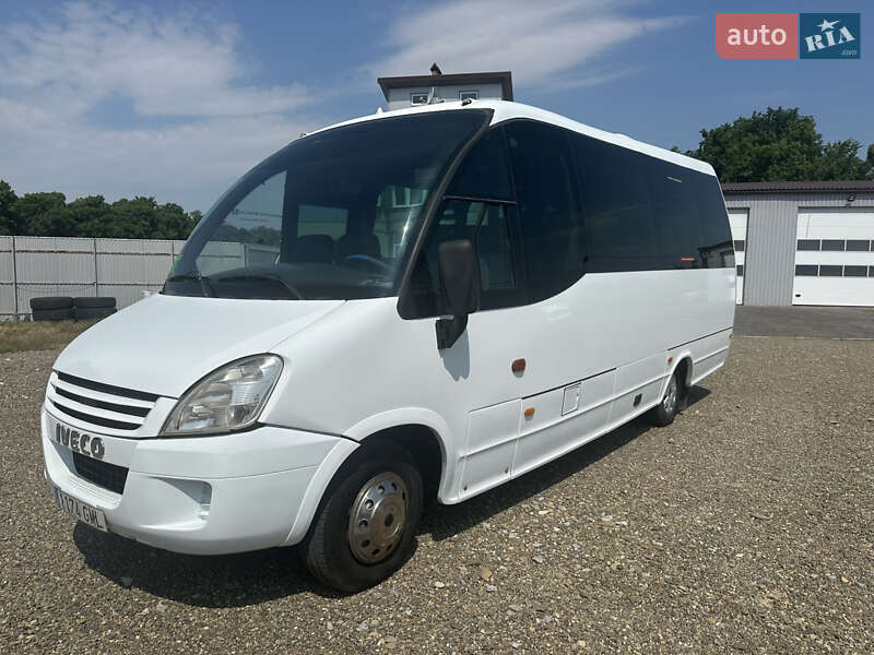Микроавтобус Iveco Wing 2009 в 
