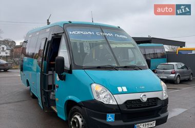 Приміський автобус Iveco Wing 2013 в Стрию