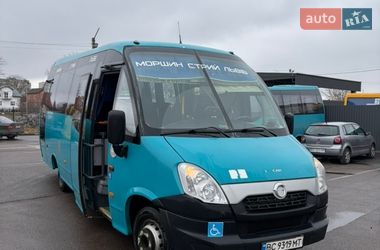 Туристичний / Міжміський автобус Iveco Wing 2013 в Стрию