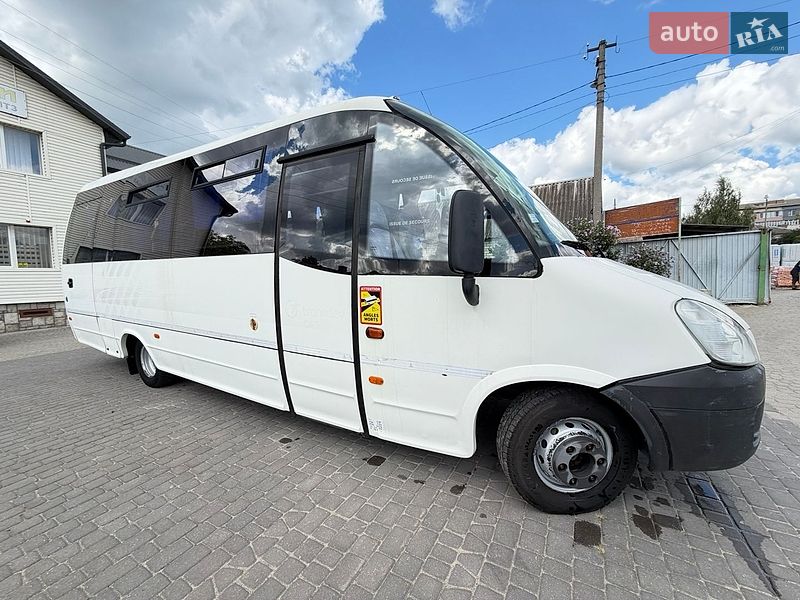 Приміський автобус Iveco Wing 2011 в Ковелі
