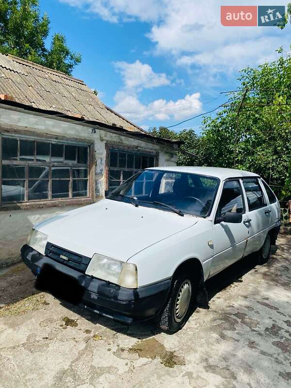 Хэтчбек ИЖ 2126 Ода 2002 в Кропивницком