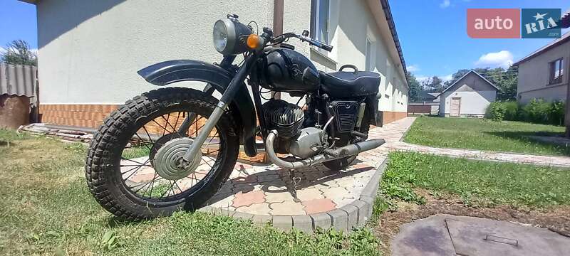 Мотоцикл Классік ІЖ Юпітер 3 2003 в Сваляві