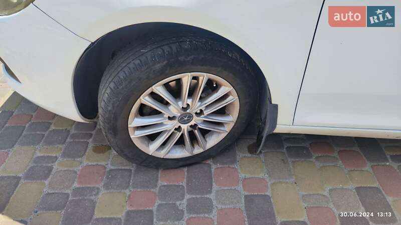 Седан JAC J5 2013 в Белой Церкви