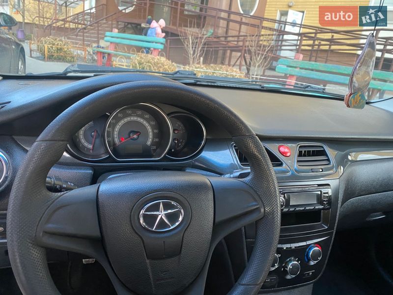 Седан JAC J5 2013 в Вышгороде