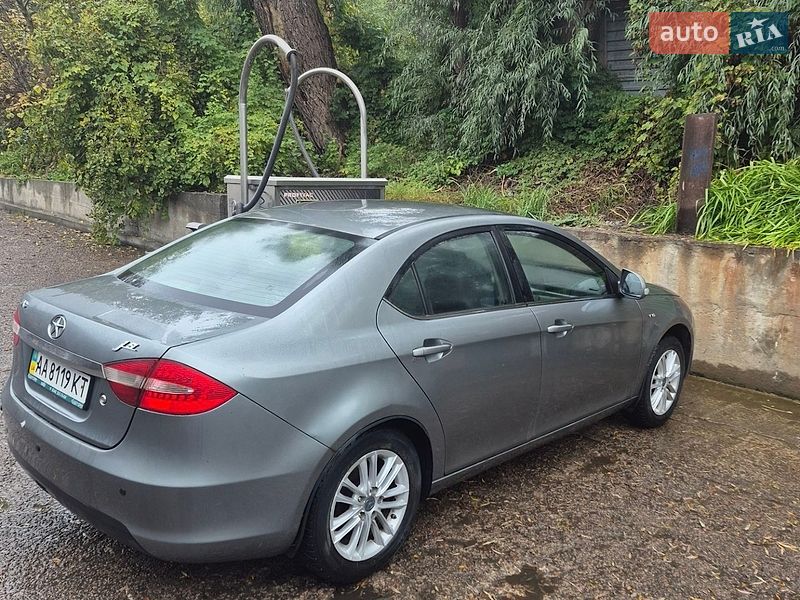 Седан JAC J5 2014 в Вишневом