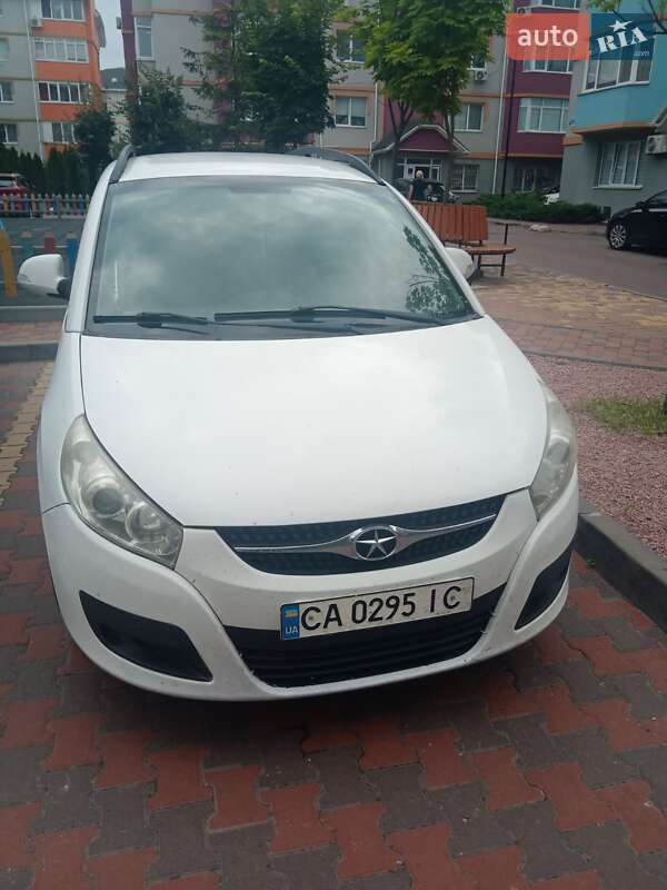 Минивэн JAC J6 2013 в Киеве