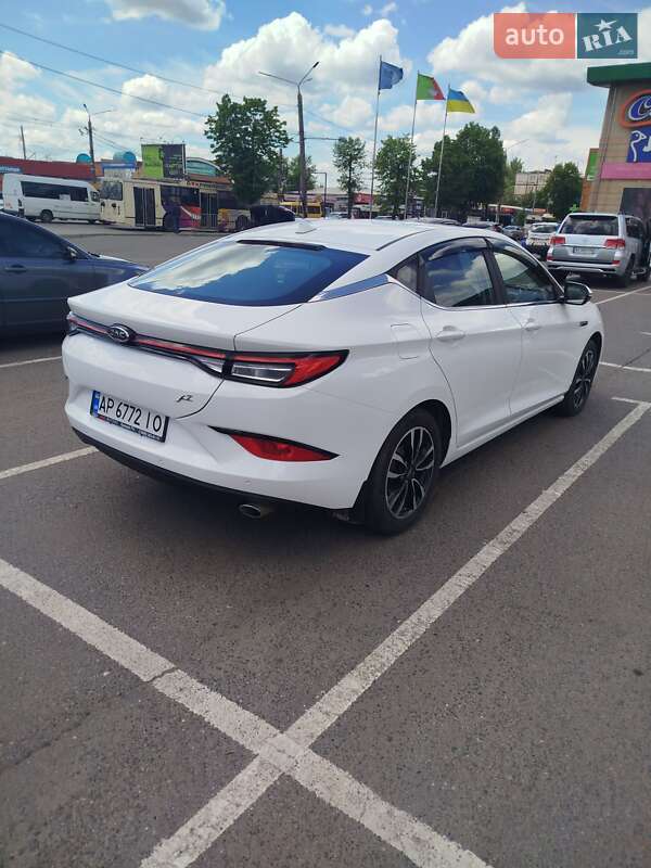 Лифтбек JAC J7 2021 в Кривом Роге