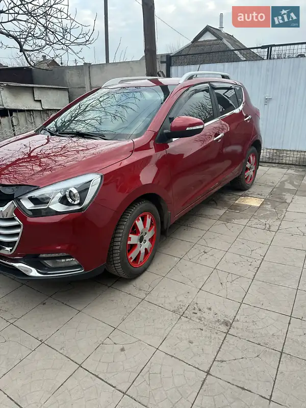 Внедорожник / Кроссовер JAC S2 2017 в 