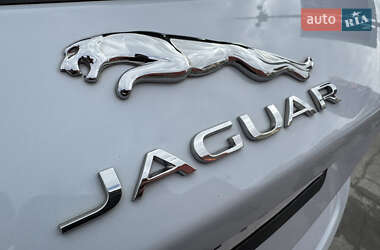 Внедорожник / Кроссовер Jaguar E-Pace 2018 в 