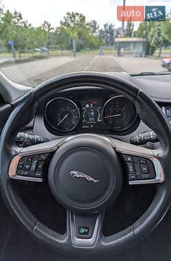 Позашляховик / Кросовер Jaguar E-Pace 2018 в 