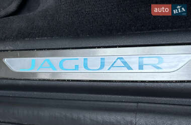 Внедорожник / Кроссовер Jaguar E-Pace 2021 в 