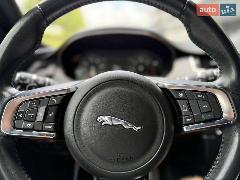 Позашляховик / Кросовер Jaguar E-Pace 2019 в Києві