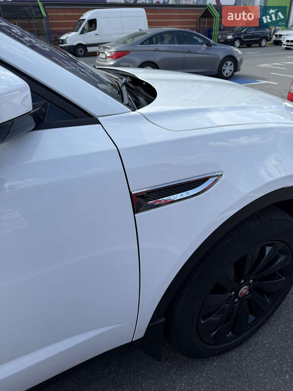 Позашляховик / Кросовер Jaguar E-Pace 2019 в Києві