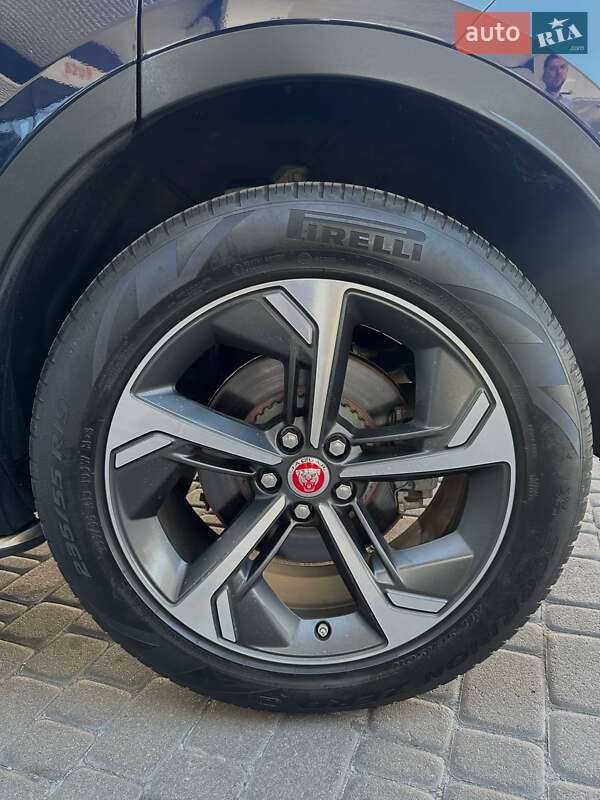 Позашляховик / Кросовер Jaguar E-Pace 2021 в Києві