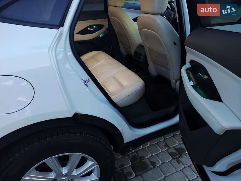 Позашляховик / Кросовер Jaguar E-Pace 2019 в Львові