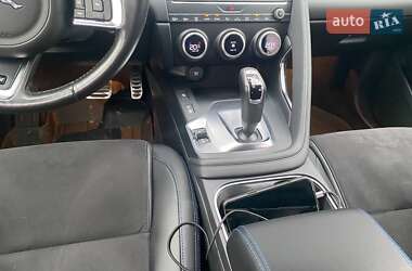 Позашляховик / Кросовер Jaguar E-Pace 2018 в 