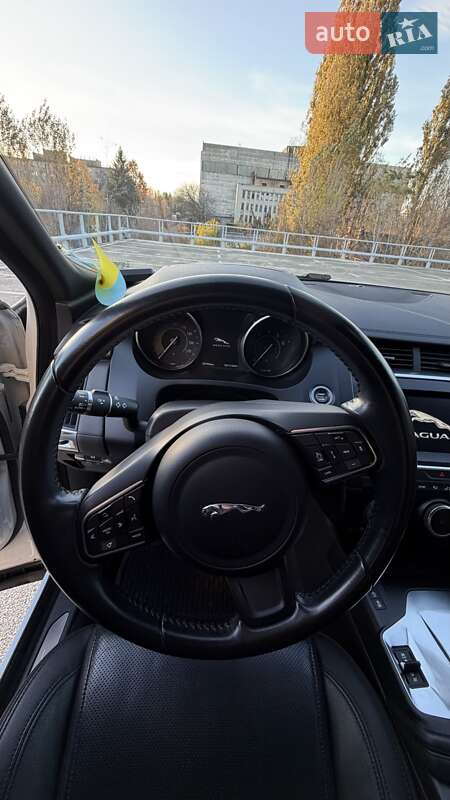 Позашляховик / Кросовер Jaguar E-Pace 2017 в Києві