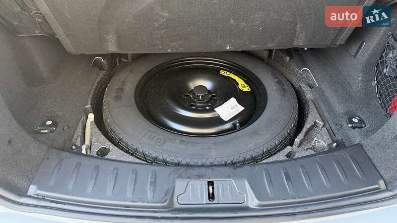 Позашляховик / Кросовер Jaguar E-Pace 2017 в Києві