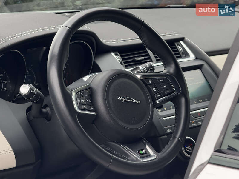 Позашляховик / Кросовер Jaguar E-Pace 2019 в Києві