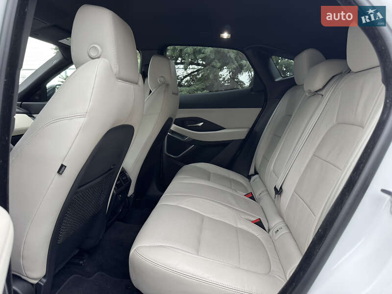 Позашляховик / Кросовер Jaguar E-Pace 2019 в Києві