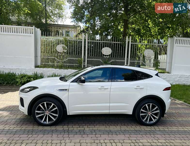 Позашляховик / Кросовер Jaguar E-Pace 2020 в Чернівцях