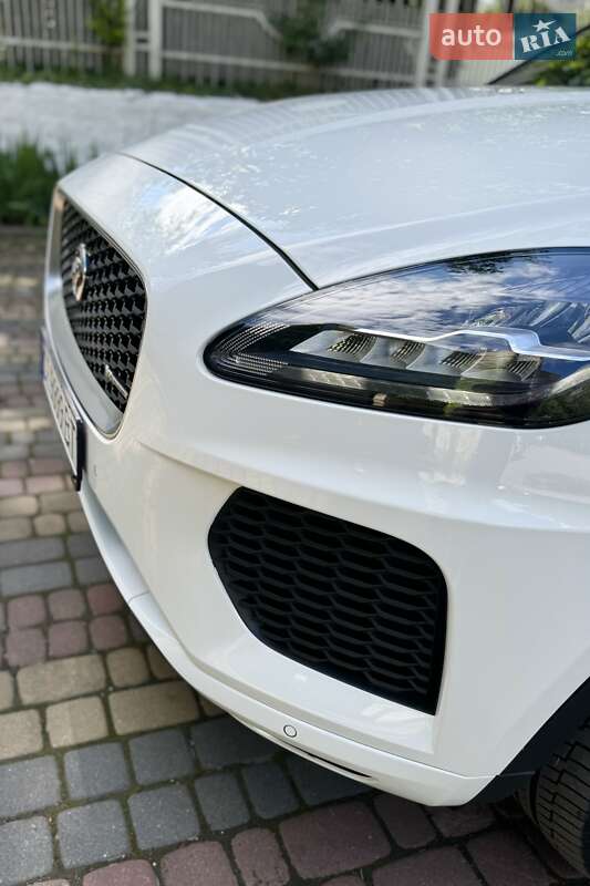 Позашляховик / Кросовер Jaguar E-Pace 2020 в Чернівцях