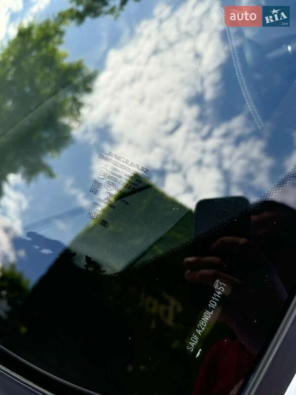 Позашляховик / Кросовер Jaguar E-Pace 2020 в Чернівцях