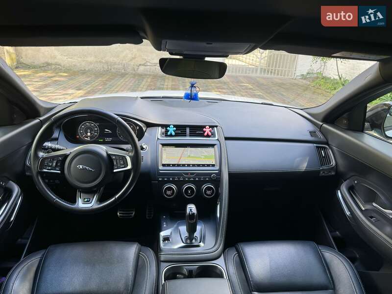 Позашляховик / Кросовер Jaguar E-Pace 2020 в Чернівцях