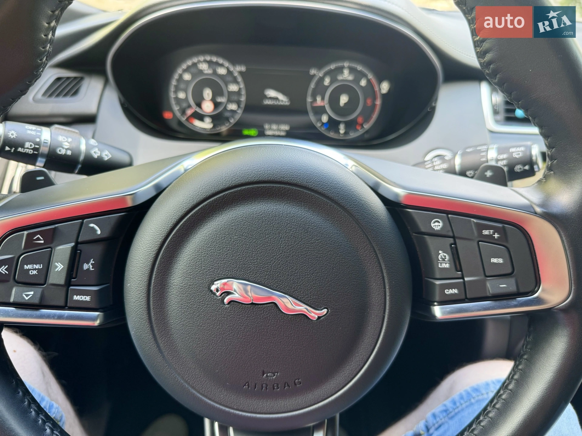 2020 Jaguar E-Pace - мініатюра 21