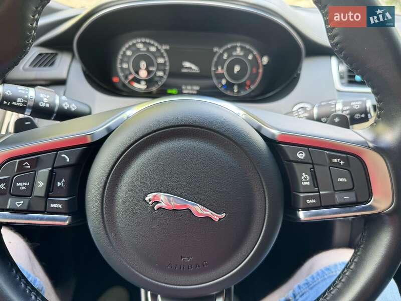 Позашляховик / Кросовер Jaguar E-Pace 2020 в Чернівцях