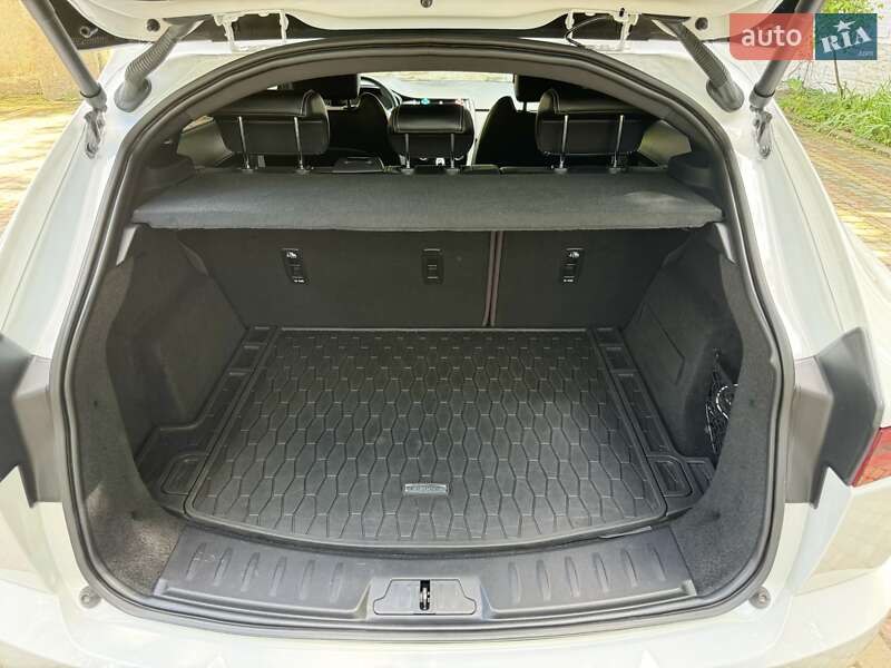 Позашляховик / Кросовер Jaguar E-Pace 2020 в Чернівцях